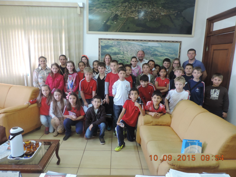 Prefeito e Vice recebem visita dos alunos do 4º ano do IEESF